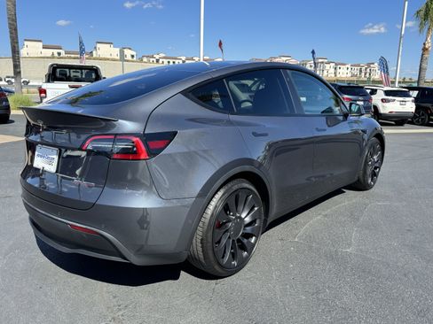 Used 2022 Tesla Model Y Performance image 7