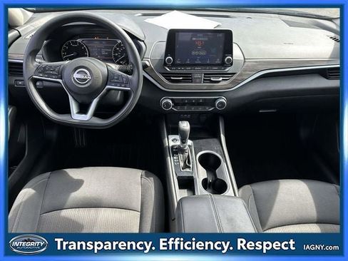 Certified 2024 Nissan Altima 2.5 SV FWD image 15