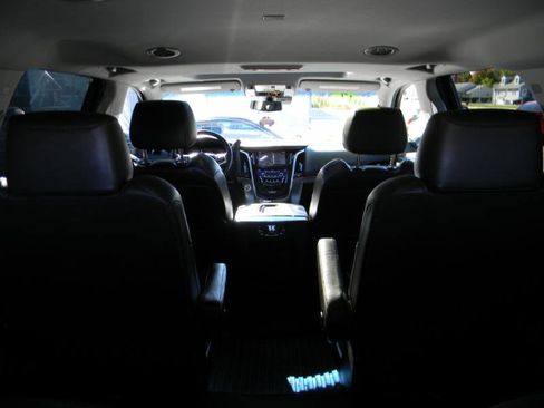 Used 2017 Cadillac Escalade Luxury image 23