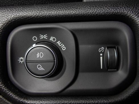 Used 2022 RAM 1500 Big Horn AWD/4WD image 37