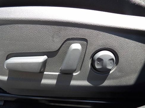 Used 2018 Hyundai Kona SEL w/ SEL Tech Package 02 FWD image 12