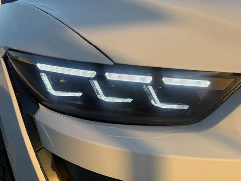 Used 2016 Ford Mustang Premium RWD image 8