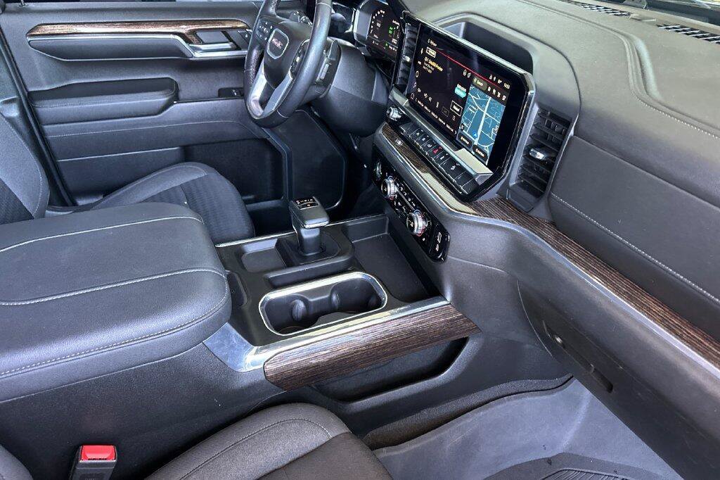 Used 2023 GMC Sierra 1500 Elevation AWD/4WD image 15