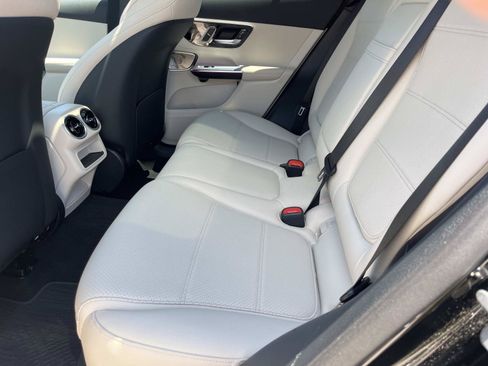 Used 2026 Mercedes-Benz GLC 300 image 16