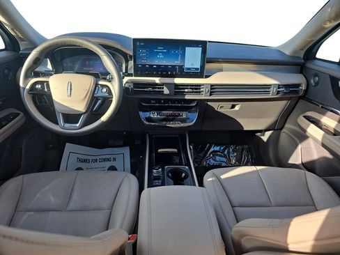 Certified 2023 Lincoln Corsair AWD w/ Equipment Group 102A image 9