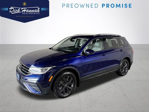 Certified 2024 Volkswagen Tiguan SE w/ Panoramic Sunroof Package AWD/4WD image 1