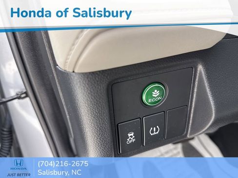 Certified 2022 Honda HR-V LX image 19