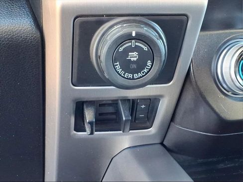 Used 2019 Ford F150 Platinum w/ Equipment Group 701A Luxury image 26