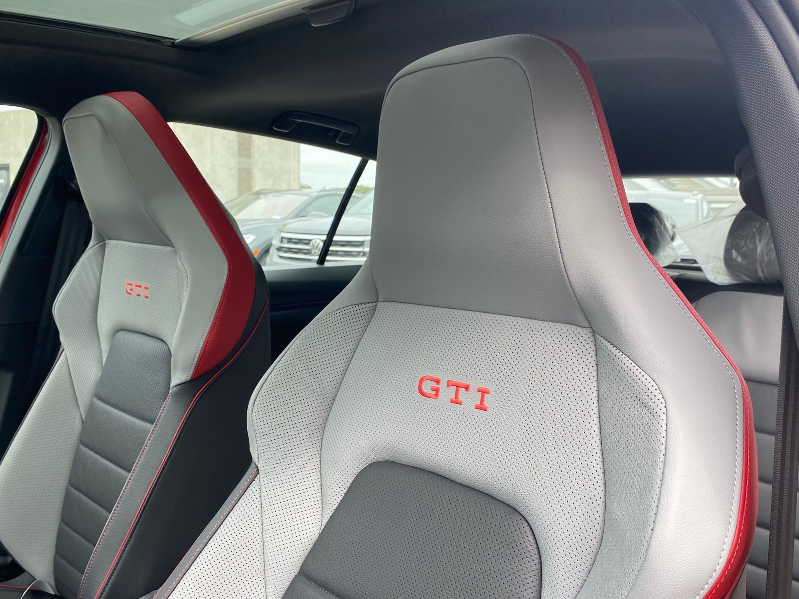 New 2026 Volkswagen GTI SE FWD image 9