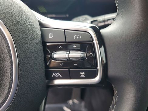 Used 2025 Kia Sorento S w/ Panoramic Sunroof Package FWD image 13