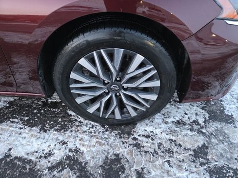 Used 2024 Nissan Altima 2.5 SV image 22