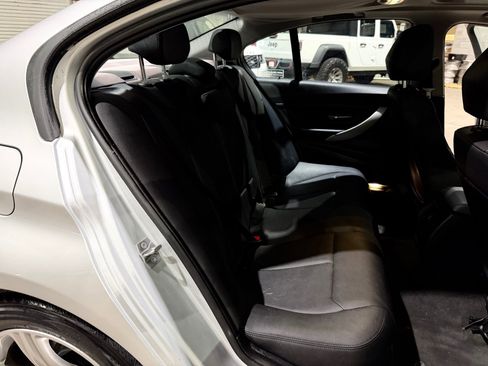 Used 2014 BMW 320i Sedan RWD image 22