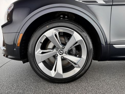 New 2025 Bentley Bentayga image 35