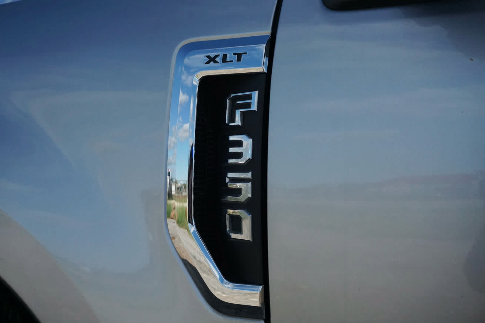 Used 2022 Ford F350 XLT w/ XLT Premium Package AWD/4WD image 45