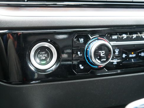 Used 2022 GMC Sierra 1500 SLT w/ SLT Convenience Package AWD/4WD image 33