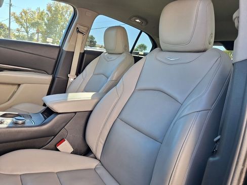 Used 2023 Cadillac XT4 Premium Luxury image 22