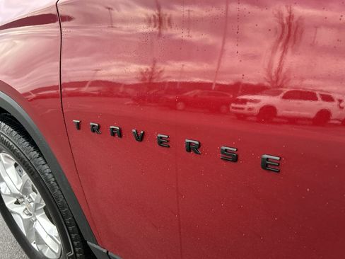 Used 2021 Chevrolet Traverse LT w/ LPO, Blackout Package image 12