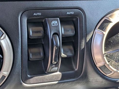 Used 2016 Jeep Wrangler Unlimited Sahara image 15