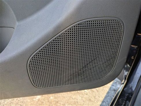 Used 2017 Nissan Frontier SV image 13