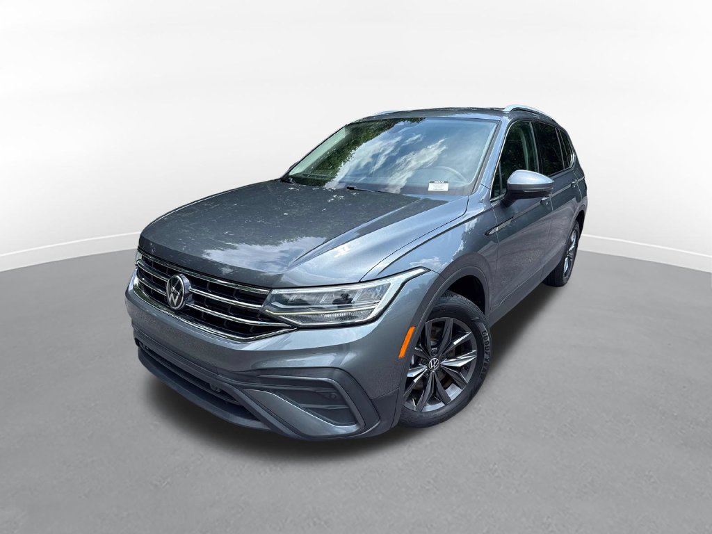 Used 2023 Volkswagen Tiguan SE FWD image 1