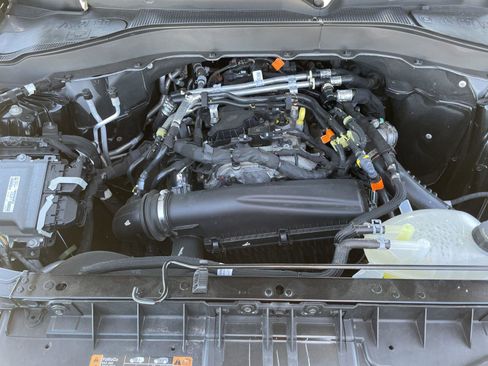 Used 2025 Ford Explorer Active image 32