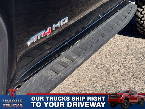Used 2024 GMC Sierra 2500 AT4 image 11