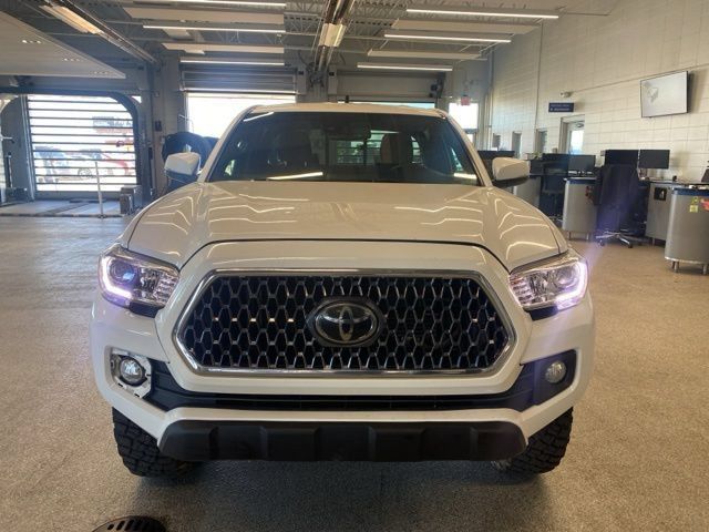 Used 2019 Toyota Tacoma TRD Off-Road w/ Technology Package AWD/4WD image 2
