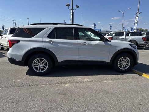 New 2026 Ford Explorer Active w/ Active Comfort Package RWD image 4