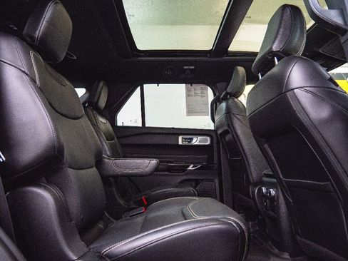 Used 2021 Ford Explorer ST w/ ST Street Pack image 18