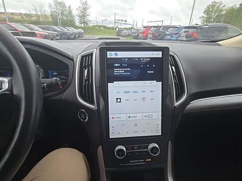 Used 2022 Ford Edge SEL w/ Convenience Package image 21