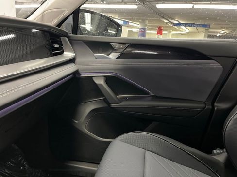 New 2026 Volkswagen Tiguan SE AWD/4WD image 31