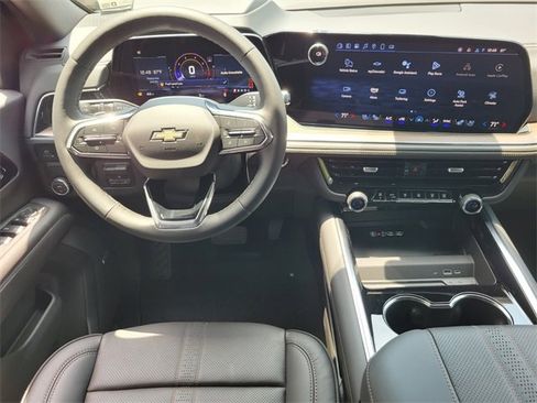 New 2025 Chevrolet Suburban High Country image 19