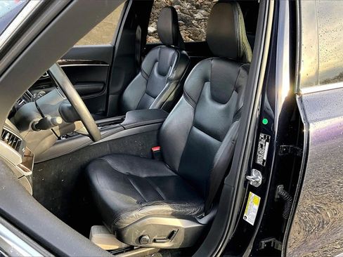 Used 2019 Volvo XC90 T6 Momentum w/ Protection Package image 22