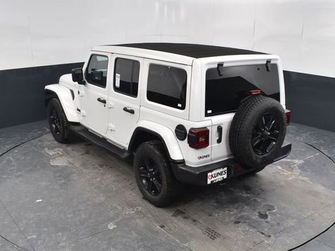 Used 2023 Jeep Wrangler Altitude image 36