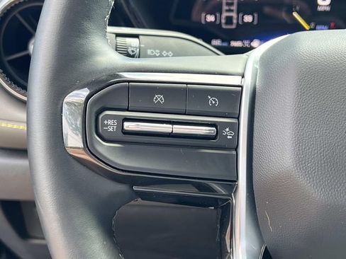 Used 2026 Chevrolet Colorado ZR2 w/ Technology Package AWD/4WD image 25