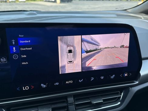 Certified 2024 Chevrolet Equinox EV RS image 38