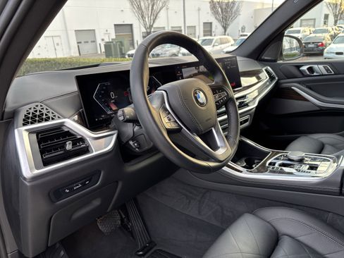 Certified 2025 BMW X5 xDrive40i w/ Climate Comfort Package image 17