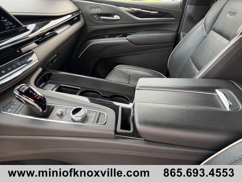 Used 2024 Cadillac Escalade Sport AWD/4WD image 12