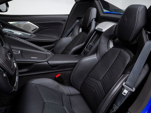 Used 2024 Chevrolet Corvette Z06 image 18