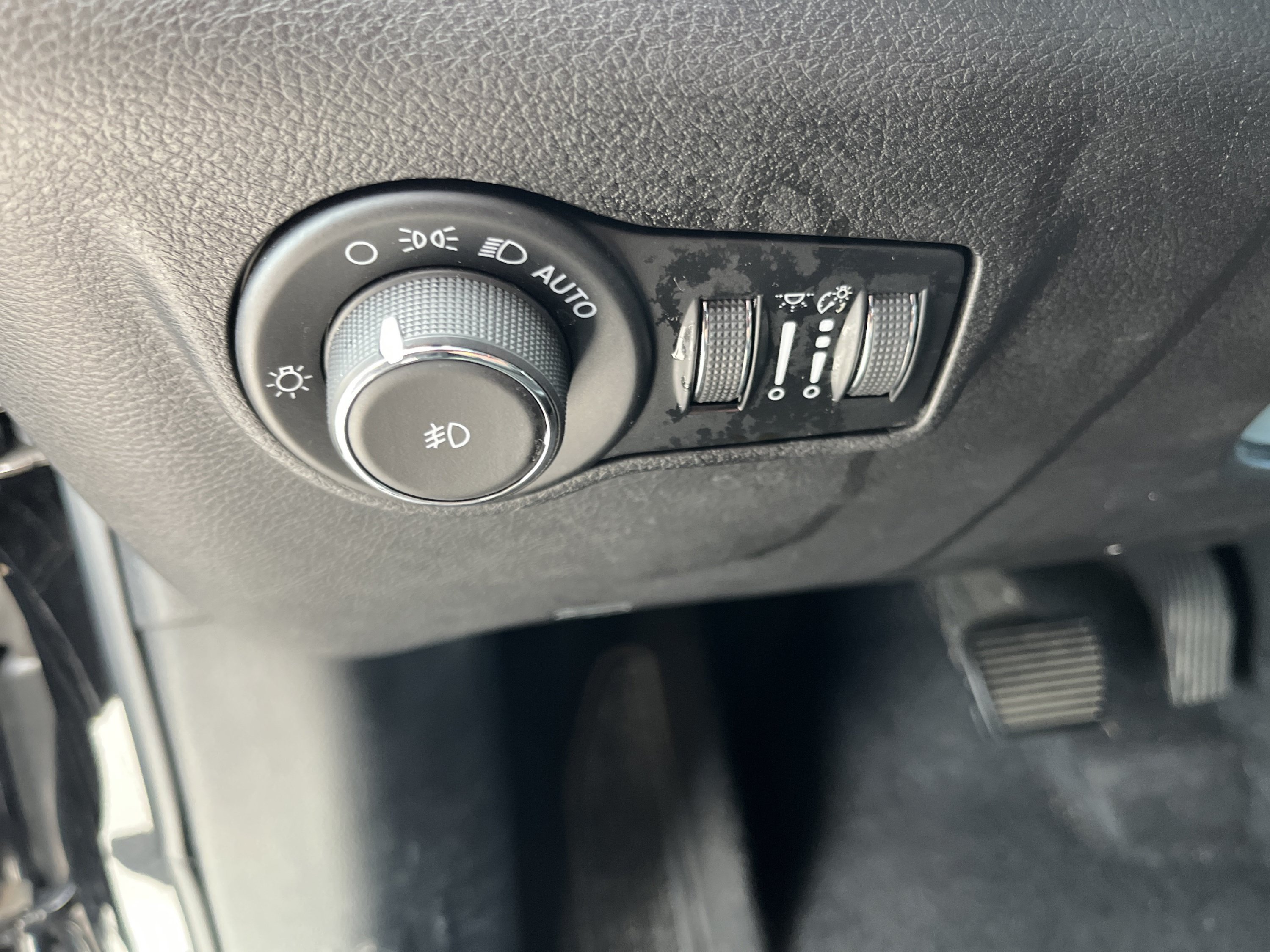Used 2025 Jeep Compass Limited AWD/4WD image 10