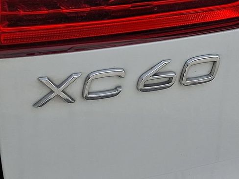 Certified 2025 Volvo XC60 B5 Plus w/ Protection Package Premier AWD/4WD image 29