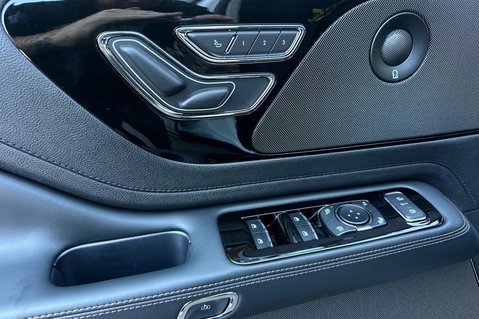 New 2026 Lincoln Aviator Reserve w/ Illumination Package RWD image 10