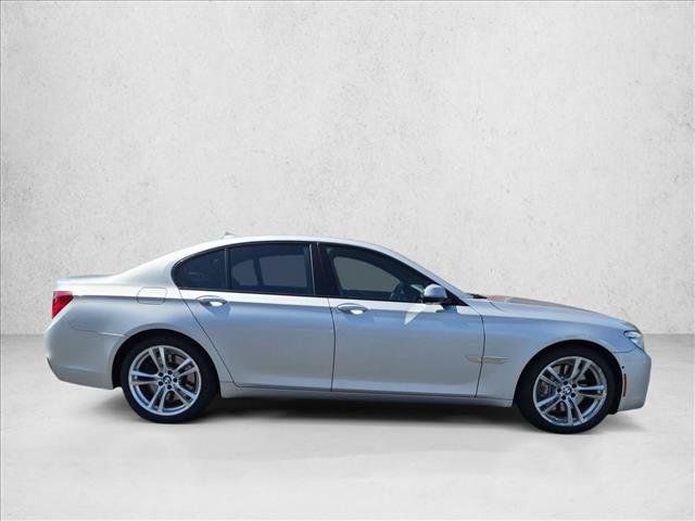 Used 2013 BMW 750i RWD image 4
