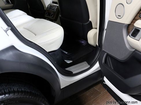 Used 2019 Land Rover Range Rover HSE image 35