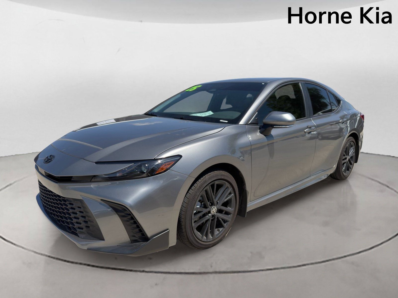 Used 2025 Toyota Camry SE w/ Convenience Package FWD image 9