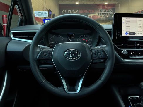Used 2023 Toyota Corolla SE FWD image 30