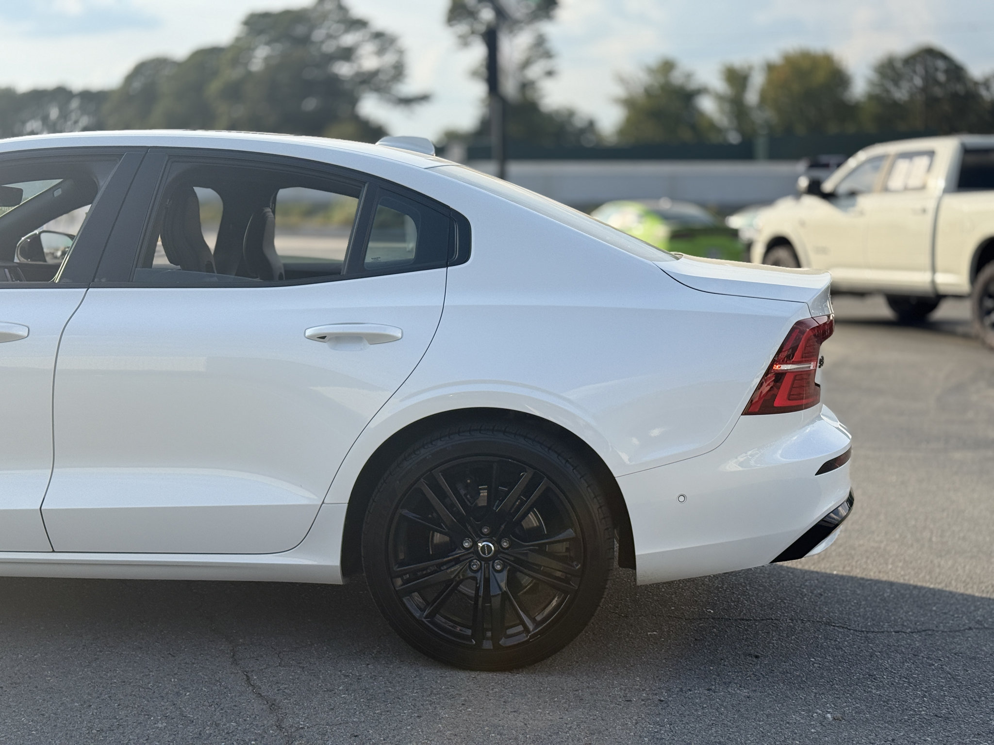 Used 2024 Volvo S60 B5 Plus w/ Climate Package AWD/4WD image 6