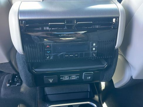 New 2026 Jeep Grand Wagoneer Limited AWD/4WD image 27
