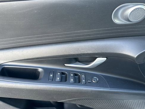 Used 2024 Hyundai Elantra SE image 11