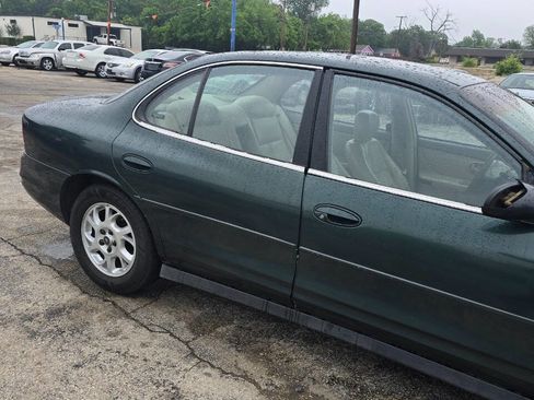 Used 2001 Oldsmobile Intrigue GL w/ Premium Leather Pkg image 6